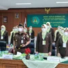 KOMITMEN. Pengurus dan anggota IAD Indramayu mengikuti Rakerda VIII se-Wilayah Jabar secara virtual di Kantor Kejari Indramayu. IAD diminta melakukan upaya dan terobosan di internal organisasinya