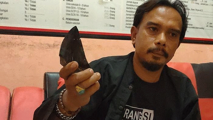 Geger, Warga Majalengka Temukan Benda Mirip Gigi Hiu Megalodon