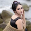 Delia Mingzhu, Utamakan Pendidikan