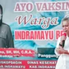 BAKSOS. Asisten Ekonomi dan Pembangunan Kesejahteraan Rakyat Setda Indramayu Maman Kostaman mewakili Bupati Indramayu Nina Agustina menghadiri bakti sosial yang diselenggarakan Paguyuban Pedagang Kulcim Indramayu, Rabu (5/1).