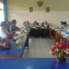 DENGAR PENDAPAT. Komisi II DPRD Kuningan menggelar rapat dengar pendapat (RDP) dengan memanggil eks Direktur PDAU, Nana Sutisna. Dan Dewan Pengawas PDAU, Rabu (12/1).