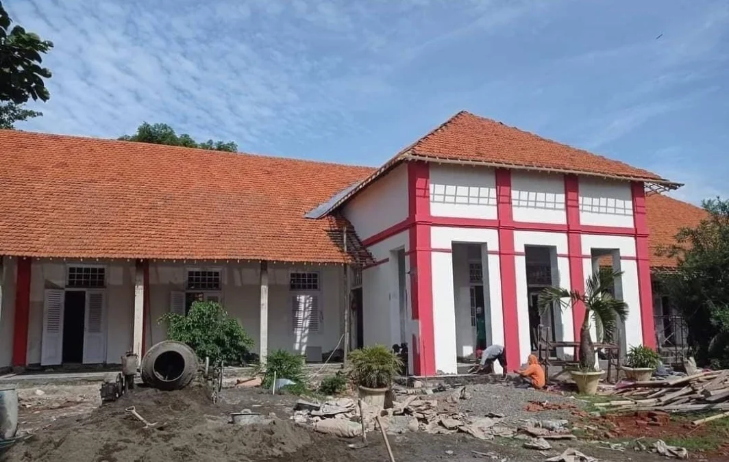 PENYELAMATAN. Eks Gedung Landraad sempat terbengkalai dalam waktu sebelum direnovasi sebagai upaya penyelamatan. Kini progresnya sudah sekitar 92 persen.