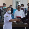 TERIMA KUNJUNGAN. Sekda Kuningan Dr Dian Racmat Yanuar MSi menerima study banding DPRD Kabupaten Brebes, Provinsi Jawa Tengah di Ruang Rapat Linggarjati, Rabu (26/2).