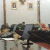 KURANG PERHATIAN. MKKS SMP Swasta Kabupaten Cirebon ngadu ke DPRD karena seringkali kekurangan murid.