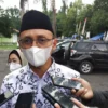 INTROSPEKSI. Ketua DPRD Kabupaten Cirebon, HM Luthfi MSi meminta pemkot berkaca dulu sebelum berpikir mengambil wilayah Kabupaten Cirebon.