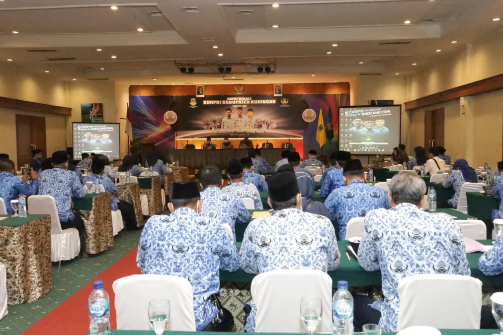 RAKER DI CIATER. Rapat kerja pengurus DP Korpri Kabupaten Kuningan berlangsung di Ciater, Kabupaten Subang yang dihadiri Bupati Acep dan Wabup Ridho, akhir pecan kemarin.