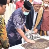 TAMPIL MEGAH. Tampil bergaya arsitektur Timur Tengah, Masjid Al-Hidayah Dusun Cibangunan, Desa Cihaur, Kecamatan Ciawigebang diresmikan Bupati H Acep Purnama, Jumat (28/1).