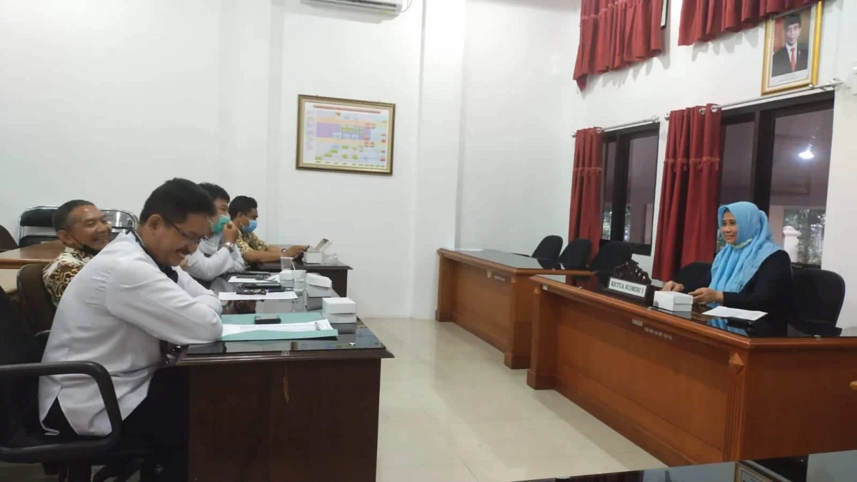 KOMISI I DPRD Kab Cirebon mengevaluasi kinerja dan program Disdukcapil