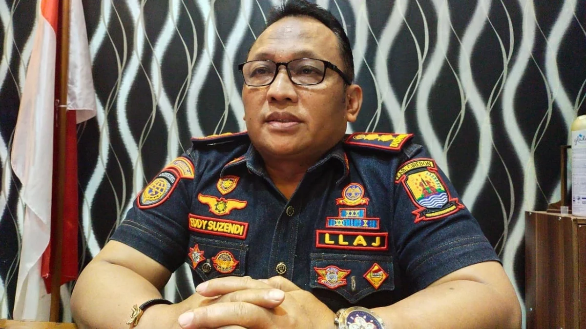 DITOLAK. Kabid Lalu Lintas dan Angkutan Dishub Kabupaten Cirebon, Eddy Suzendi sebut kendaraan ODOL akan ditertibkan.