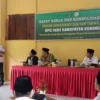 RAPAT KERJA. Bupati H Acep Purnama SH MH membuka Rapat Kerja DPC Forum Komunikasi Diniyah Takmiliyah (Raker FKDT) Kabupaten Kuningan di RM Dapur Cimuncang, Rabu (2/2).