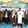 KHIDMAT. Pasekan Berselawat memperingati Isra Miraj Nabi Muhammad SAW diselenggarakan oleh Karang Taruna Kecamatan Pasekan. Lewat agenda tersebut generasi muda diharapkan mampu menghadapi berbagai tantangan.