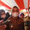 LIHAT SITUASI. Wakil Bupati Cirebon, Hj Wahyu Tjiptaningsih menjelaskan pembelajaran siswa Kabupaten Cirebon akan mengikuti perkembangan kasus Covid-19.