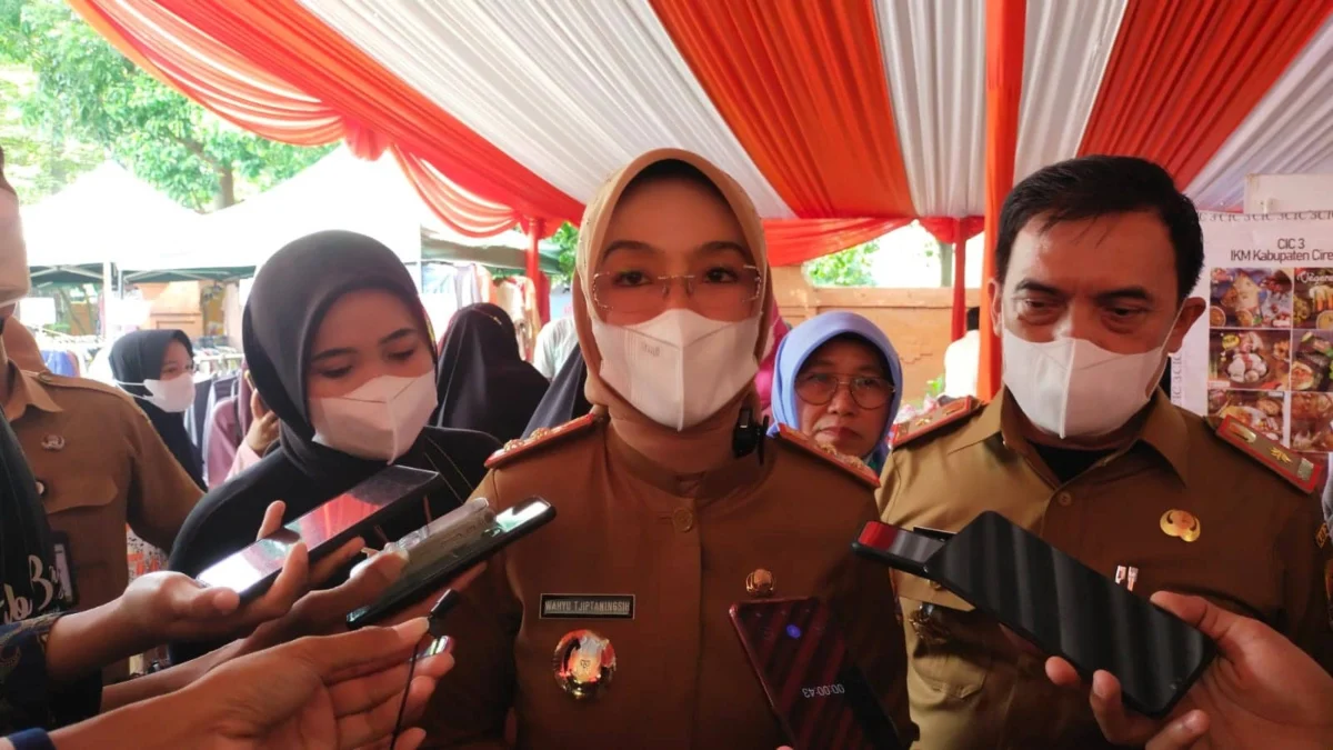 LIHAT SITUASI. Wakil Bupati Cirebon, Hj Wahyu Tjiptaningsih menjelaskan pembelajaran siswa Kabupaten Cirebon akan mengikuti perkembangan kasus Covid-19.