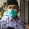 MASIH PTM. Kadisdik Kabupaten Cirebon, Denny Supdiana pilih bertahan dengan PTM 100 persen sembaru menunggu arahan selanjutnya.