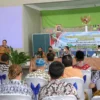 BUKA MUSRENBANG. Sekda Dr H Dian Rachmat Yanur MSi membuka musrenbang Kecamatan Kuningan yang berlangsung di Aula Kelurahan Winduhaji, kemarin (3/2).