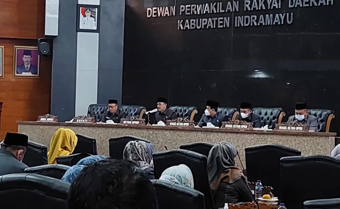 KECEWA. Rapat paripurna penyampaian penjelasan bupati terkait pertanyaan hak interpelasi dijadwal ulang.