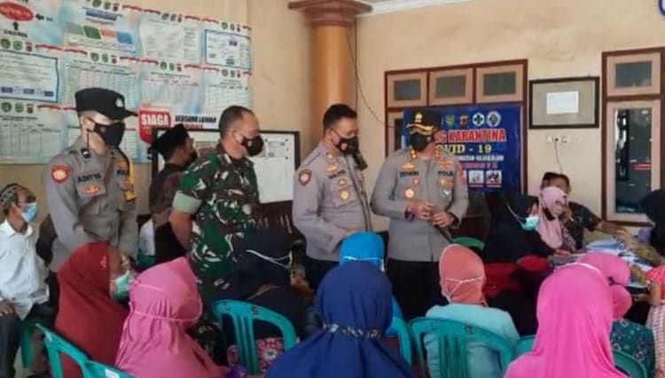 KERJA SAMA. Kapolres Majalengka bersama Pemkab dan unsur TNI mengawal percepatan vaksinasi Covid-19, untuk mencegah gelombang ketiga pandemic di Majalengka.