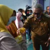 CEK BENCANA. Bupati H Acep Purnama didamping Kapolres Kuningan AKBP Dany Aryanda, Dandim Kuningan Letkol CZI David Nainggolan dan Kepala Pelaksana BPBD Indra Bayu Permana memantau lokasi yang terkena bencana alam.