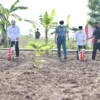 Gubernur Ridwan Kamil Temani Wapres Tinjau Lokasi Program Integrated Farming di Purwakarta