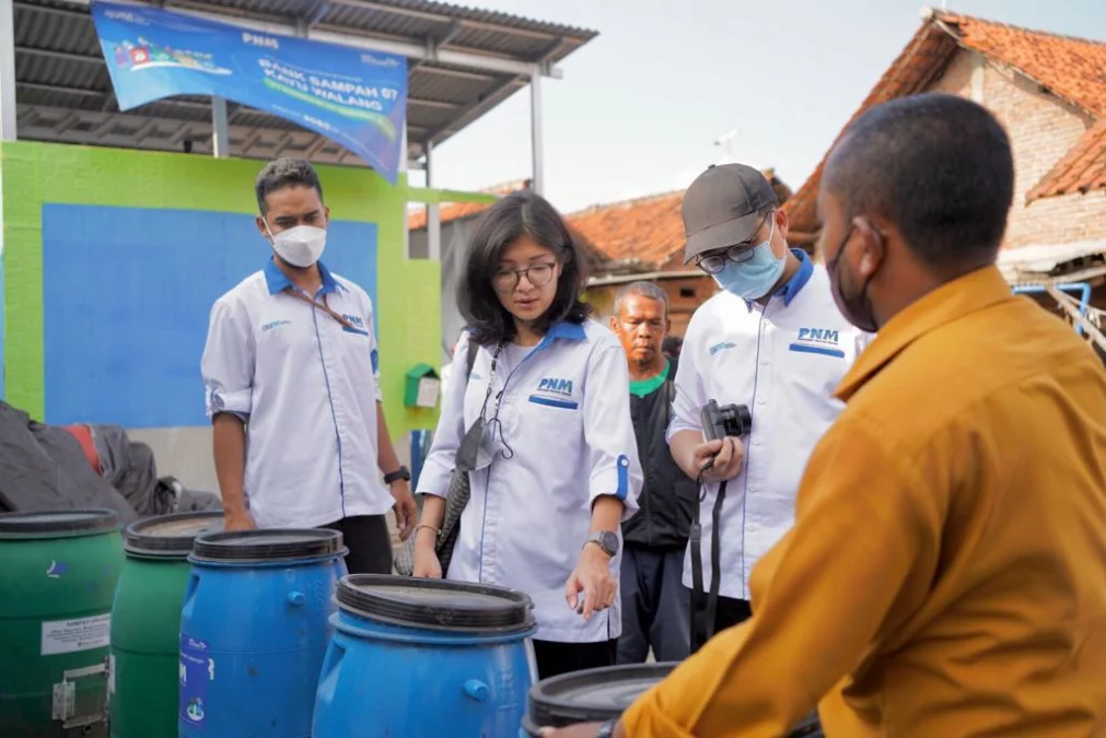 PNM saat melakukan monitoring di RW 07 Kayuwalang Kelurahan Karyamulya Kota Cirebon