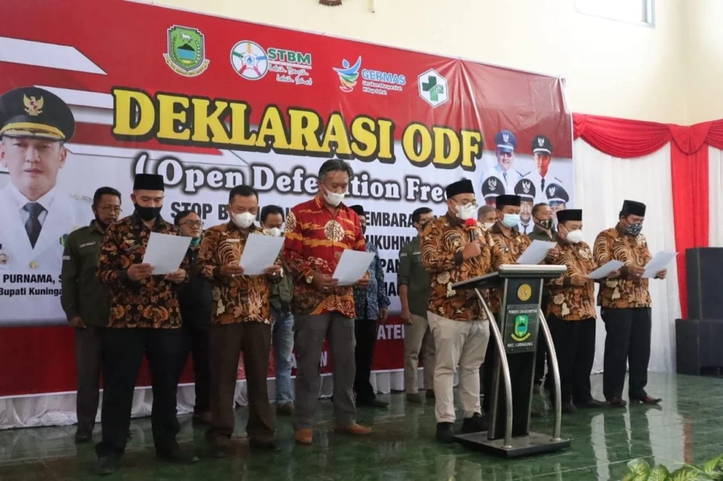 HADIRI DEKLARASI. Bupati H Acep Purnama menghadiri deklarasi desa open defecation di Kecamatan Luragung, Jumat (11/3).