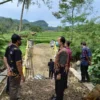 MULAI TURUN. Komisi III DPRD Kabupaten Majalengka mulai mengumpulkan keterangan terkait ambruknya dua jembatan.