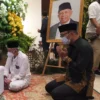 Almarhum Arifin Panigoro Pernah Minta Ridwan Kamil Rumuskan Kebijakan Terbaik untuk Bidang Kesehatan