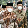 PESANTREN. Bupati Majalengka didampingi wakil bupati menghadiri rapat paripurna penetapan Perda di DPRD Majalengka, Senin (14/3).