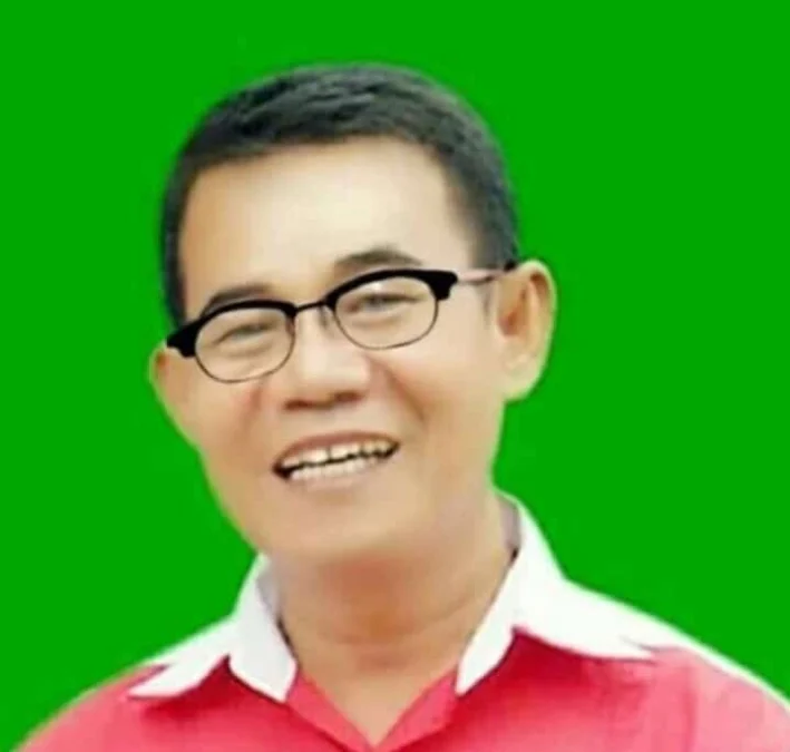 PENILAIAN. Kader senior PKB, Nuroji sebut RHB mualaf karena belum lama berpolitik khususnya di Kabupaten Cirebon.