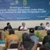 BUKA BIMTEK. Sekda Dr H Dian Rachmat Yanuar MSi saat membuka Bimtek Perluasan Jaringan Pemasaran Usaha Mikro melalui E-Commerce dan Toko Daring LKPP di salah satu Hotel Kuningan, Rabu (13/4).