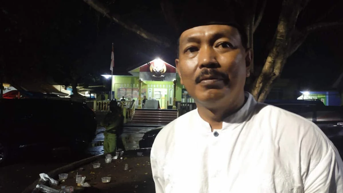 AKAN DIBANGUN. Kuwu Desa Kubang, Wawan Kuryawan mengaku desanya kebagian program Rutilahu dari Pemkab Cirebon. Sebanyak 8 unit rumah pun tahun ini akan dibangun.