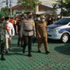 APEL. Polres Indramayu menggelar apel gelar pasukan Operasi Ketupat Lodaya 2022 di halaman Mapolres Indramayu. Sedikitnya ada 2 ribu personel gabungan yang disiagakan untuk menjaga jalur mudik.