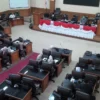 BEDA PENDAPAT. DPRD Majalengka menggelar rapat paripurna penyampaian Rekomendasi terhadap LKPJ Bupati Majalengka Tahun 2021, di Gedung Bhinneka Yudha Sawala DPRD, Selasa (5/4).