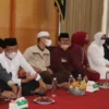 KOMPAK. Bupati Cirebon, H Imron bersama Ketua DPRD Kabupaten Cirebon dan Kepala Kejaksaan Negeri Kabupaten Cirebon serta Dandim 0620 Kabupaten Cirebon menghadiri Semaan Al-Quran, Sabtu lalu.