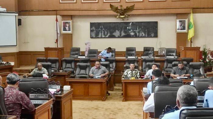 Proses Pengunduran Diri Kades Salawana