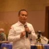 GAUNGKAN. Politisi Partai Golkar, Bambang Hermanto meminta kader 'partai beringin' di Cirebon aktif menggaungkan Ketua Umum DPP Golkar, Airlangga Hartarto sebagai calon presiden (capres) 2024. FOTO : SUWANDI/RAKYAT CIREBON