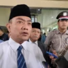 HARAPAN KE PDAM. Walikota Cirebon yang juga KPM PAM-TGN, Drs H Nashrudin Azis SH menyampaikan harapannya pada momen Hari Jadi ke-65 PAM-TGN, Senin (27/2). FOTO: ASEP SAEPUL MIELAH/RAKYAT CIREBON