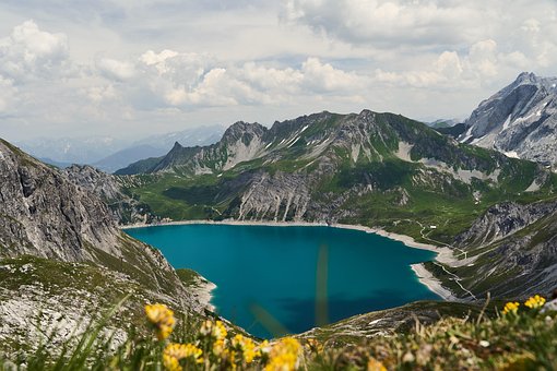 Ilustrasi Danau. Harga Ke Danau Dendam Tak Sudah Jika Dari Cirebon!. Foto : Pixabay.com