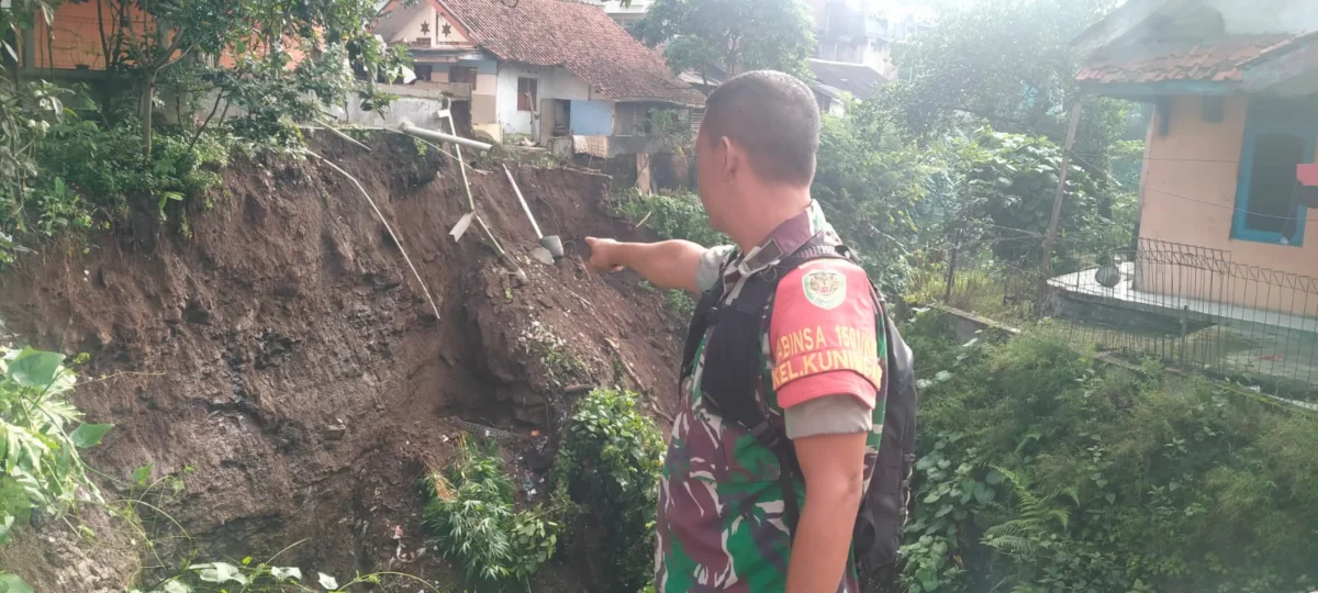 4 rumah terancam ambruk