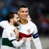 Cristiano Ronaldo dengan Bernardo Silva. Hasil Pertandingan Kualifikasi Euro 2024 Portugal vs Luksemburg: Portugal Pesta Gol atas Luksemburg. Foto: https://twitter.com/selecaoportugalCristiano Ronaldo dengan Bernardo Silva. Hasil Pertandingan Kualifikasi Euro 2024 Portugal vs Luksemburg: Portugal Pesta Gol atas Luksemburg. Foto: https://twitter.com/selecaoportugal