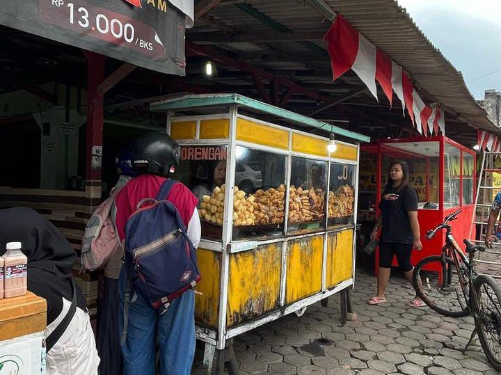 makan gorengan ketika buka puasa dan sahur