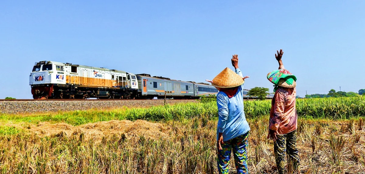 PROMO. PT KAI menghadirkan promo diskon reguler dan Flash Sale harga tiket seragam untuk semua kelas hanya 100 ribu, segera pesan tiket KA dan rute yang anda inginkan. FOTO: ASEP SAEPUL MIELAH/RAKCER.ID