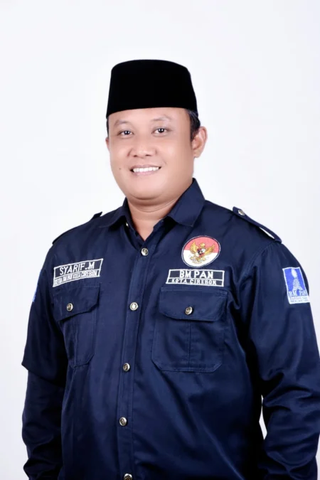 PEMBERKASAN PAW. Calon Pengganti Antar Waktu (PAW) DPRD Fraksi PAN Kota Cirebon, Syarif Maulana sudah diinstruksikan DPD untuk melakukan pemberkasan. FOTO: ASEP SAEPUL MIELAH/RAKYAT CIREBON