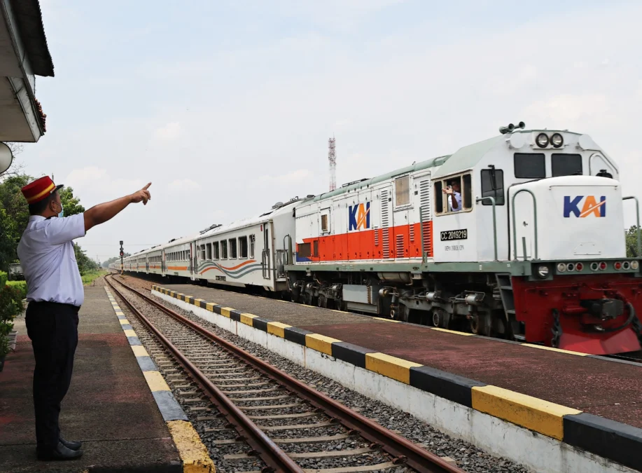 PROMO. PT KAI kembali menghadirkan promo tiket kereta api spesial menjelang masa angkutan mudik lebaran 2023. Tiket kelas Eksekutif, Bisnis dan Ekonomi hanya Rp100.000. FOTO: ASEP SAEPUL MIELAH/RAKCER.ID