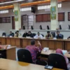 AUDIENSI. Komisi I DPRD menerima audiensi dari Badan Koordinasi (Badko) Himpunan Mahasiswa Islam (HMI) Jawa Barat, yang dalam waktu dekat akan menggelar agenda advance training di Kota Cirebon. FOTO: ASEP SAEPUL MIELAH/RAKYAT CIREBON