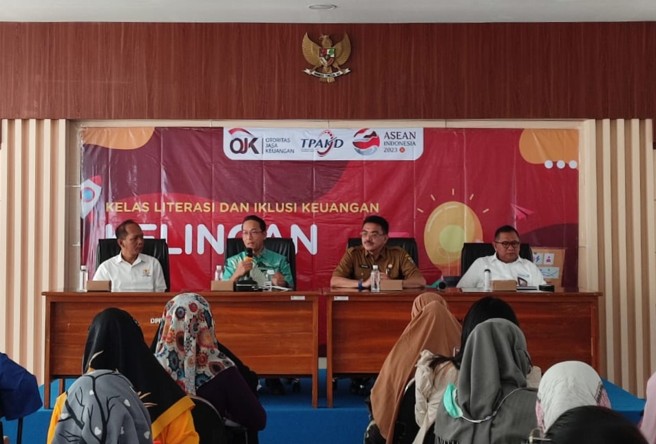 EKSPOR. Mimpi pelaku UMKM Cirebon bisa eskpor produknya ke pasar internasional masih terganjal kuantitas produksi. Kadin, OJK, BI dan DKUKMPP Kota Cirebon gotong royong carikan solusi. FOTO : SUWANDI/RAKYAT CIREBON