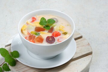 Potret dari Sop Buah. Cara Membuat Sop Buah dengan Praktis tapi Enak!. Foto : freepik.com