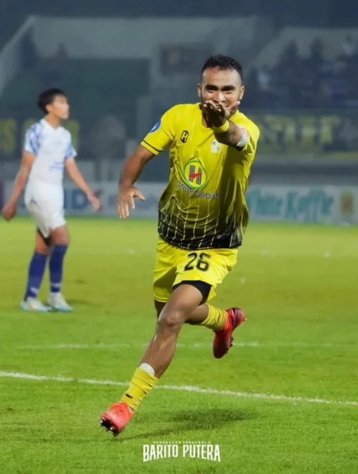 Selebrasi Rizky Pora usai Cetak Gol ke Gawang PSIS. Barito Putera vs PSIS: Barito Menang Telak 3-0. Foto: instagram.com/psbaritoputeraofficial