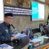 LKPJ. Walikota Cirebon, Drs H Nashrudin Azis SH saat menyampaikan nota LKPj tahun 2022 yang menjadi LKPj terakhir yang ia sampaikan sebagai walikota, di hadapan forum paripurna. Berdasarkan ketentuan terbaru, ia tidak perlu lagi menyampaikan LKPj Akhir Masa Jabatannya. FOTO: ASEP SAEPUL MIELAH/RAKCER.ID