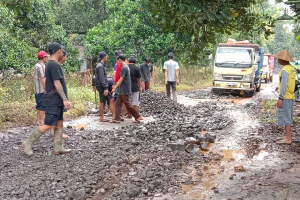 jalan rusak